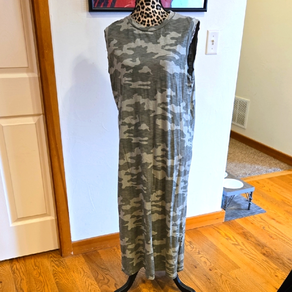 Universal Threads Camo Maxi Dresd